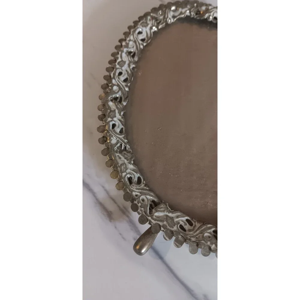 Source Unknown overlay oval some
